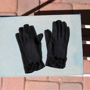 Morgan Taylor Black Gloves with Bow Accent